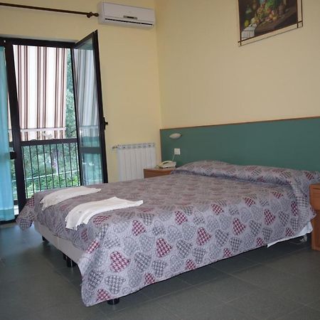 Hotel River Civitella Roveto Екстер'єр фото