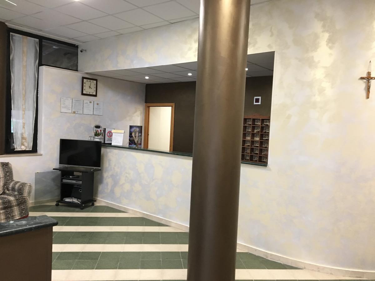 Hotel River Civitella Roveto Екстер'єр фото