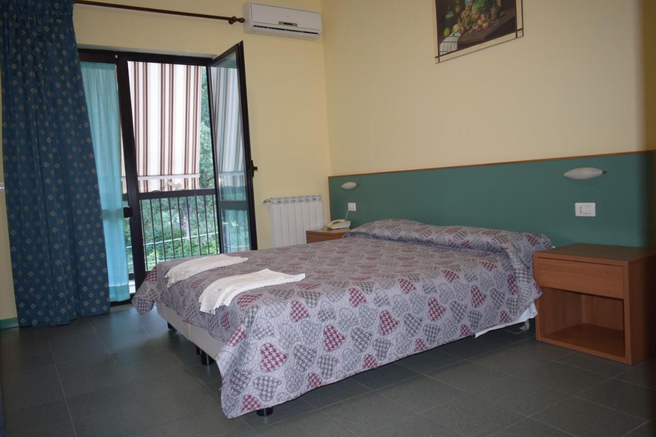 Hotel River Civitella Roveto Екстер'єр фото